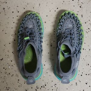 Keen Girls water shoes